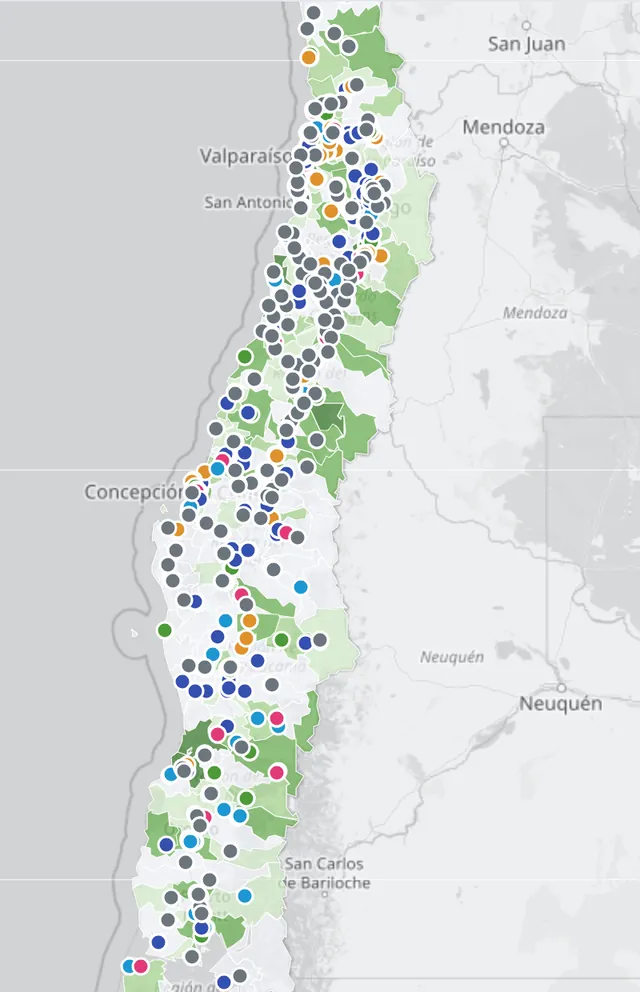 Mapa del atlas en la zona centro y sur de Chile: comunas coloreadas según sus Puntos de Cultura Comunitaria y un punto de color por cada espacio cultural del catastro